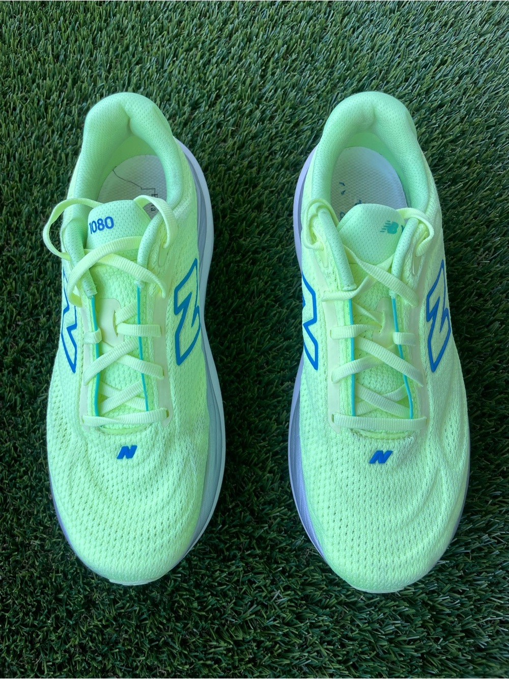 New Balance Neon Green Athletic Running Shoes with Blue Logo - Picture 3 of 7